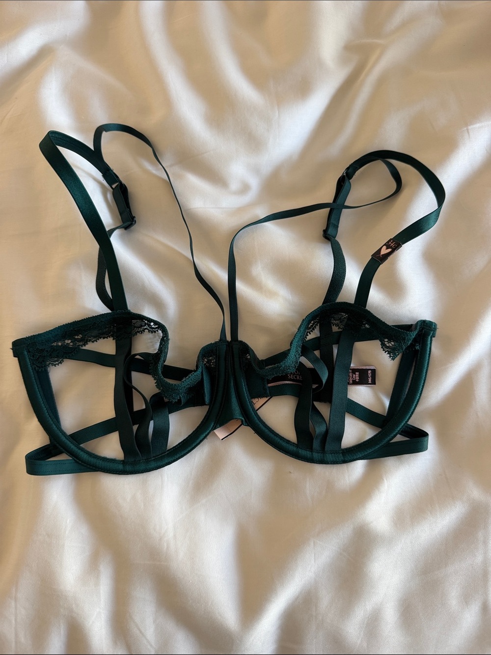 Victoria's Secret Deep Green Strappy Lace Underwire Bra